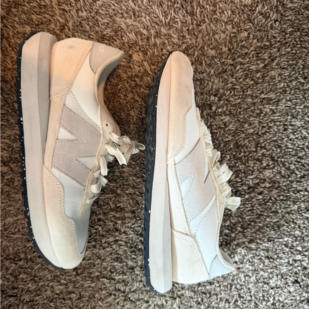 New Balance 237 Sneakers